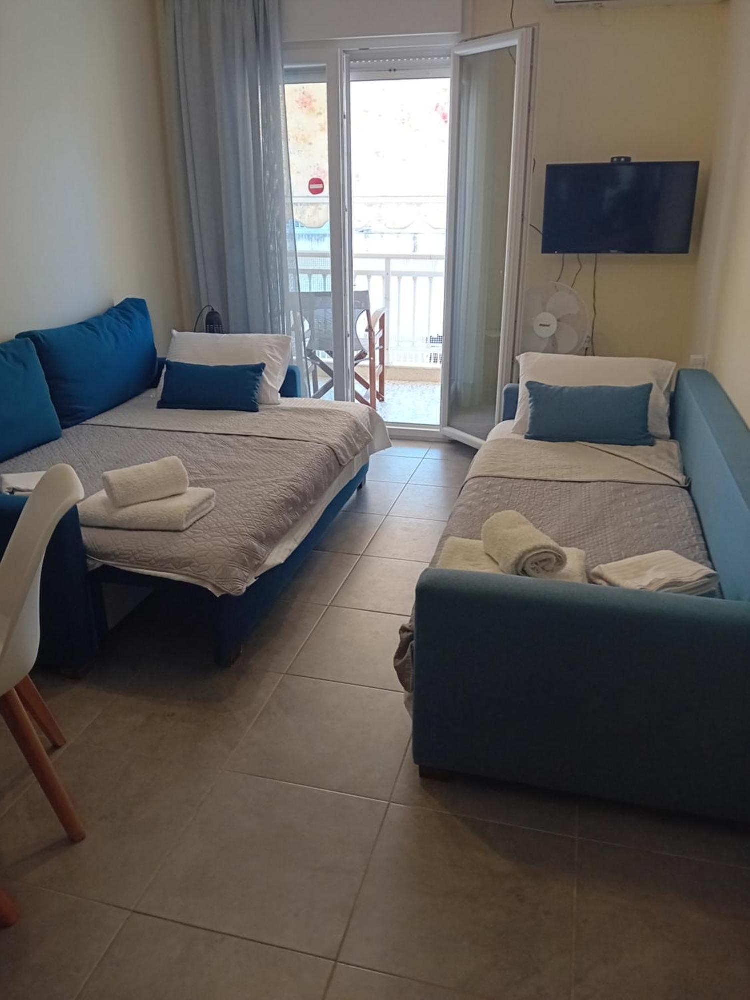 Sea Apartment Néa Péramos Bagian luar foto